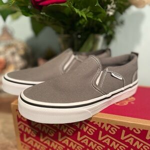 BRAND New **Kids Vans Asher Classic Gray Slip-On Sneaker Youth Size 1